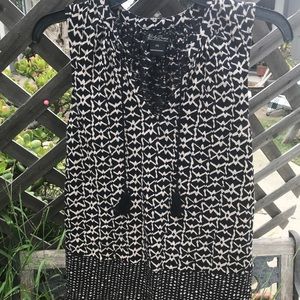 Very cute Lucky Brand top